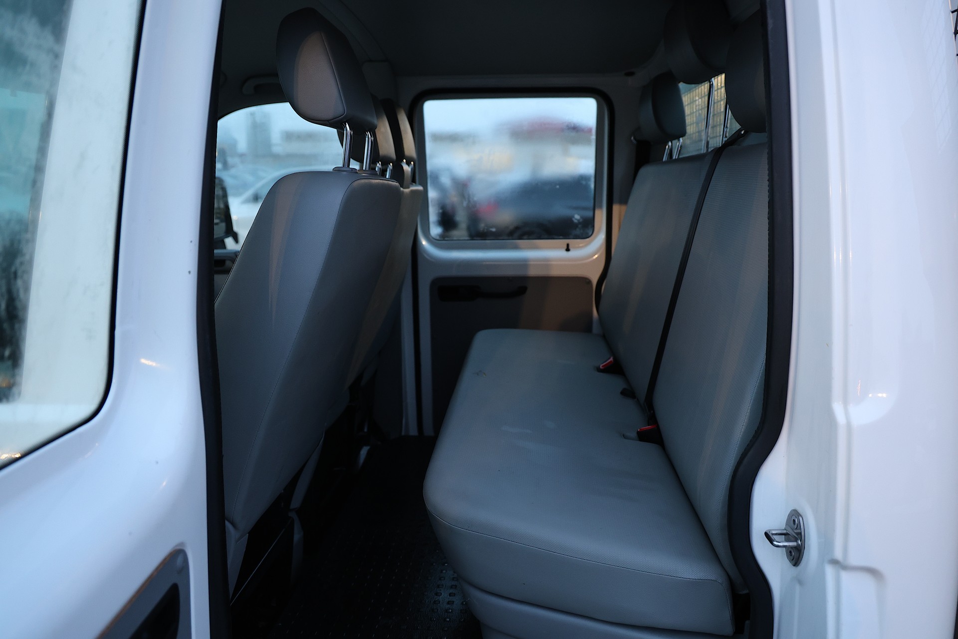 VW T5 2.0 TDI-image-16