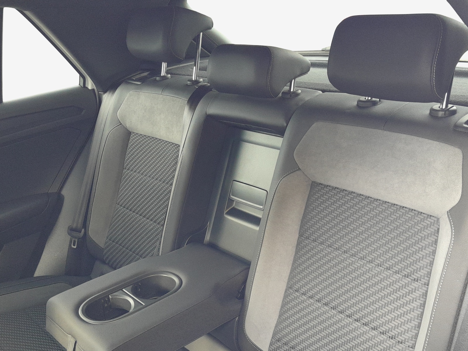 VW T-Roc 2.0 TSI Sport DSG 4Motion-image-11
