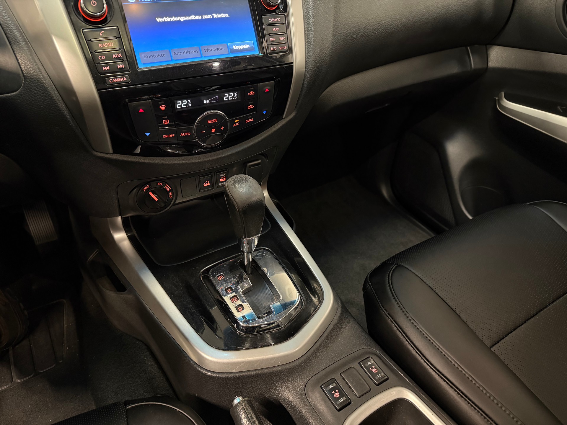 NISSAN Navara Double Cab Tekna 2.3 dCi 4WD Automatic-image-13