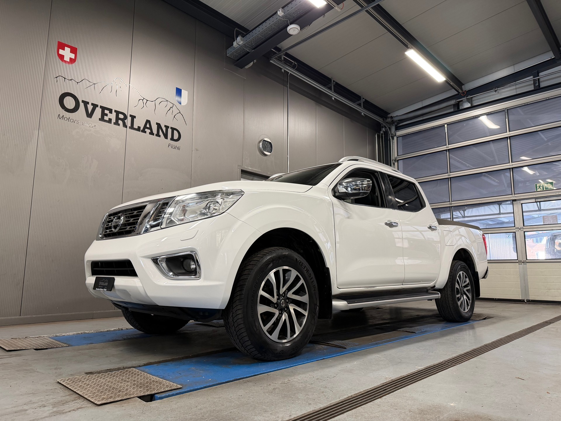 NISSAN Navara Double Cab Tekna 2.3 dCi 4WD Automatic-image-15