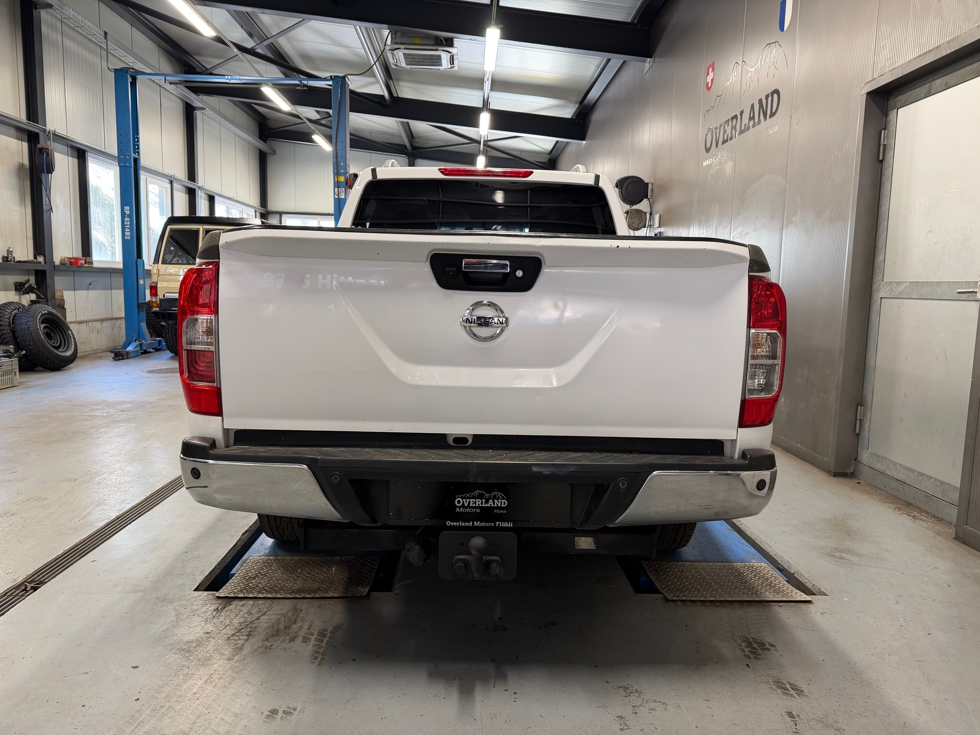 NISSAN Navara Double Cab Tekna 2.3 dCi 4WD Automatic-image-4