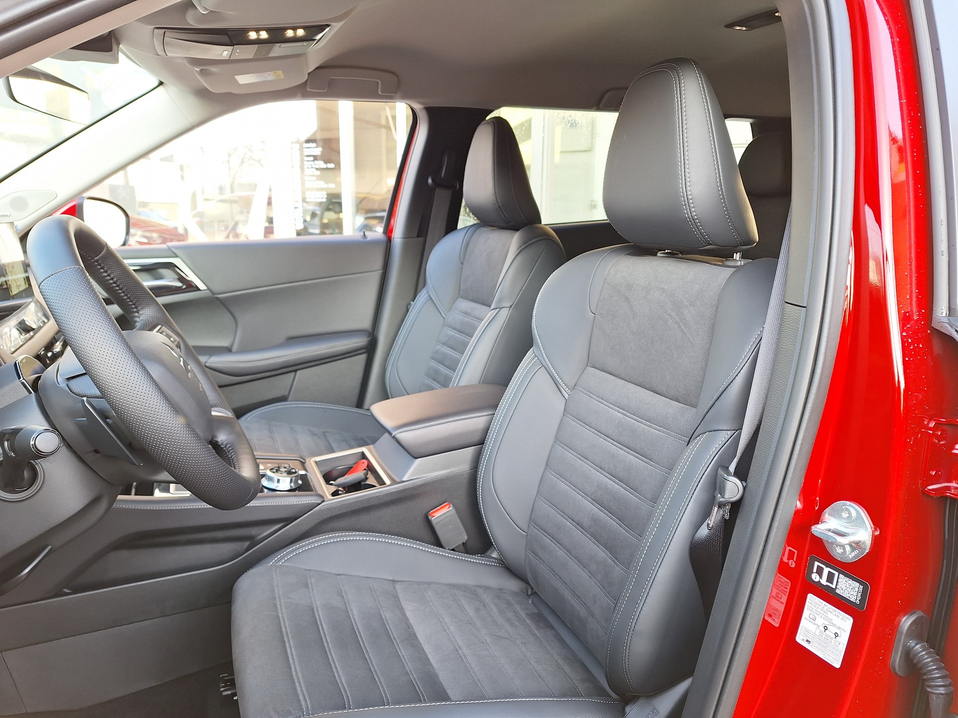 MITSUBISHI Outlander PHEV Invite Helvetia (133)-image-5