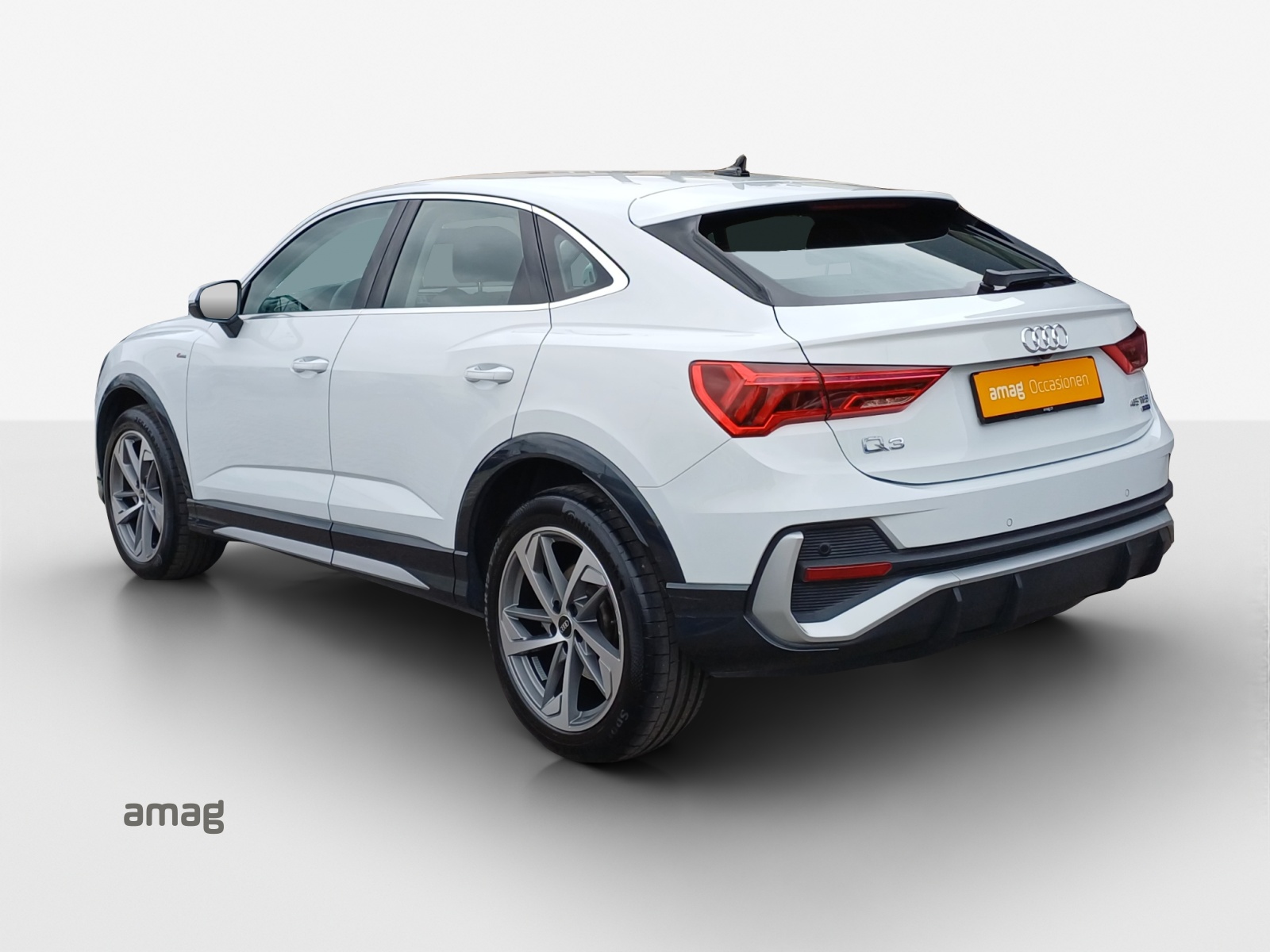 AUDI Q3 Sportback 45 TFSI S line quattro S-tronic-image-2