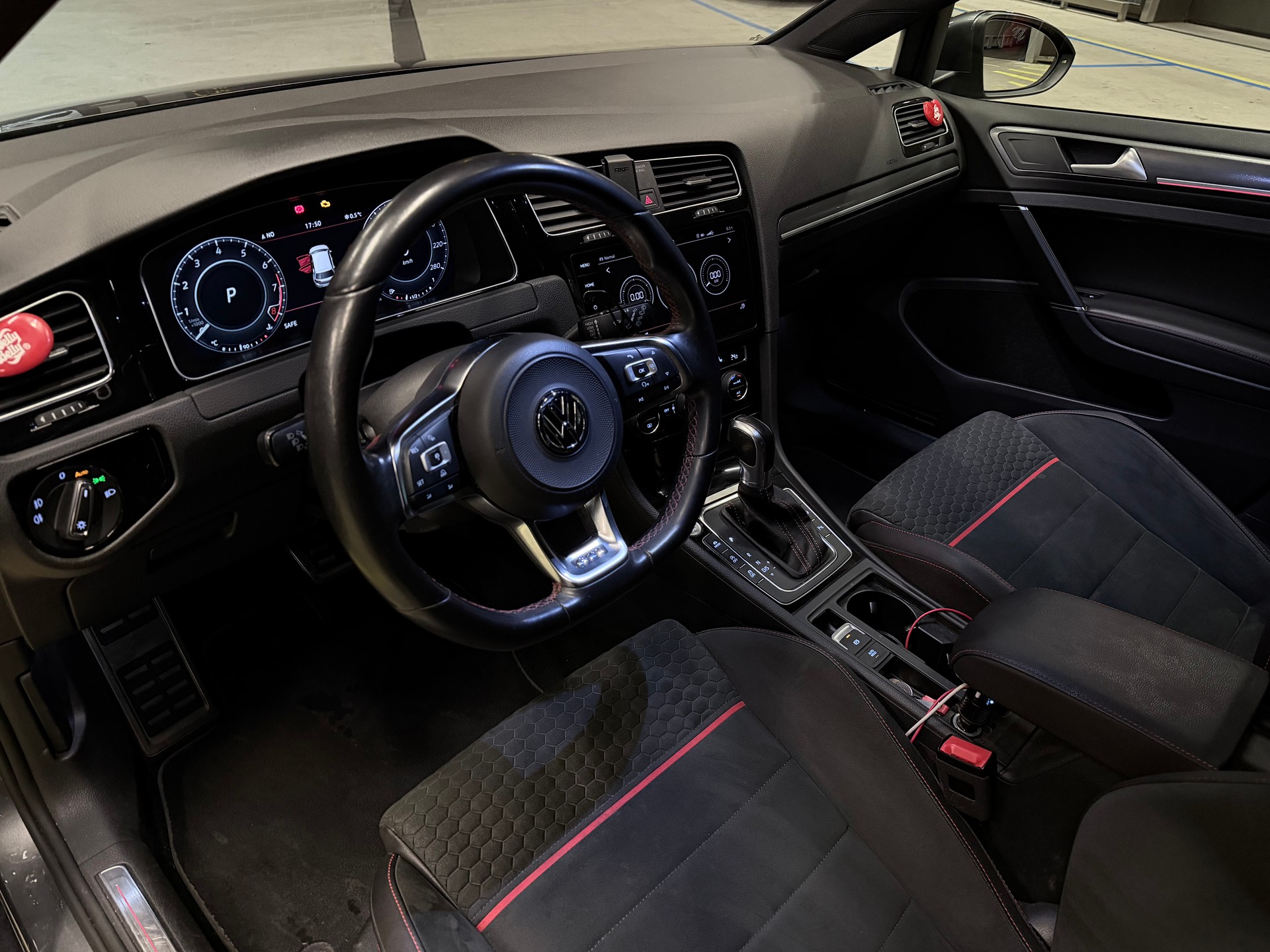 VW GOLF-image-6