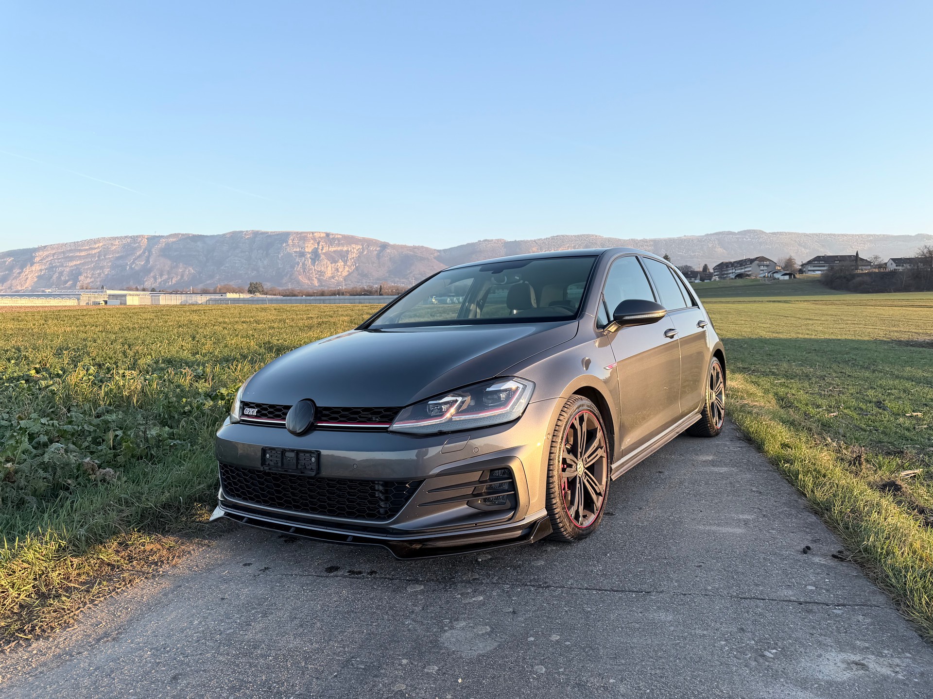 VW GOLF-image-4