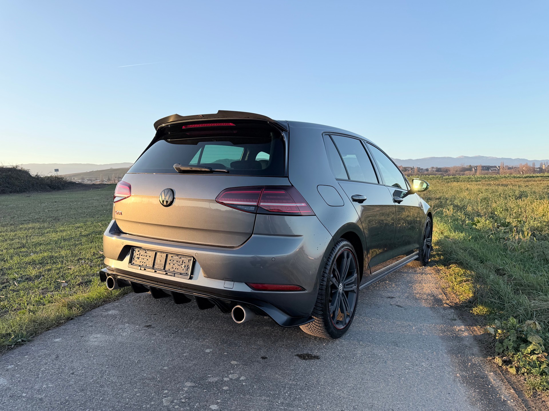VW GOLF-image-5