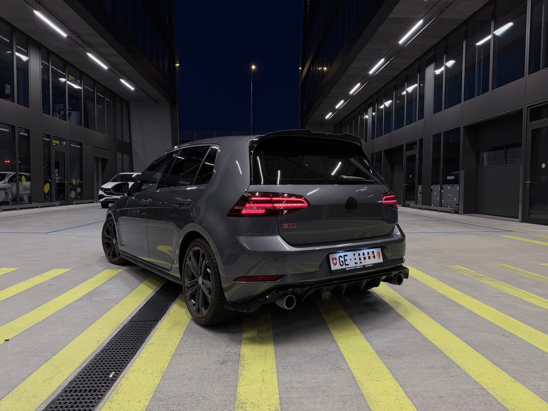 VW GOLF-image-3