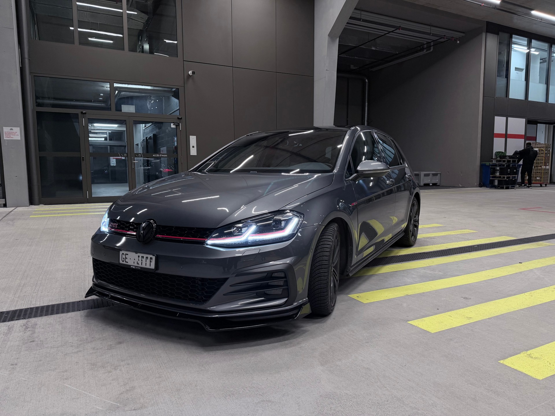 VW GOLF-image-2