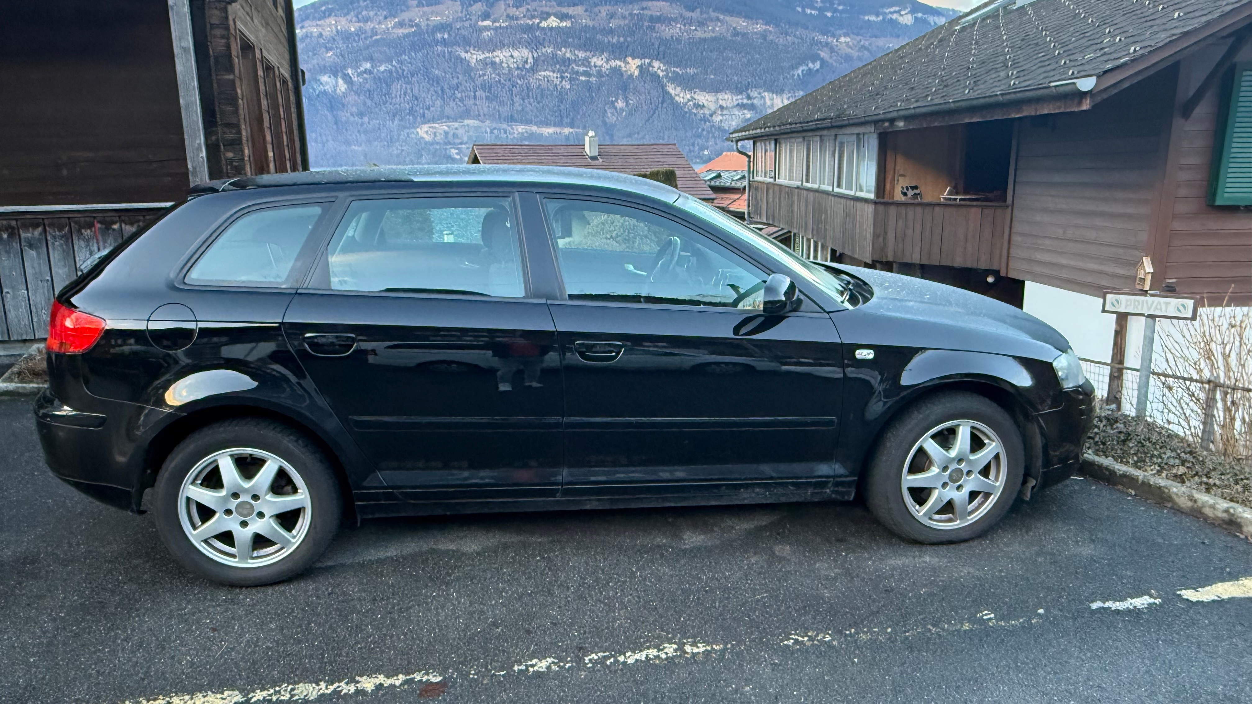AUDI A3 Sportback 1.9 TDI Attraction Start S-tronic — slika 1