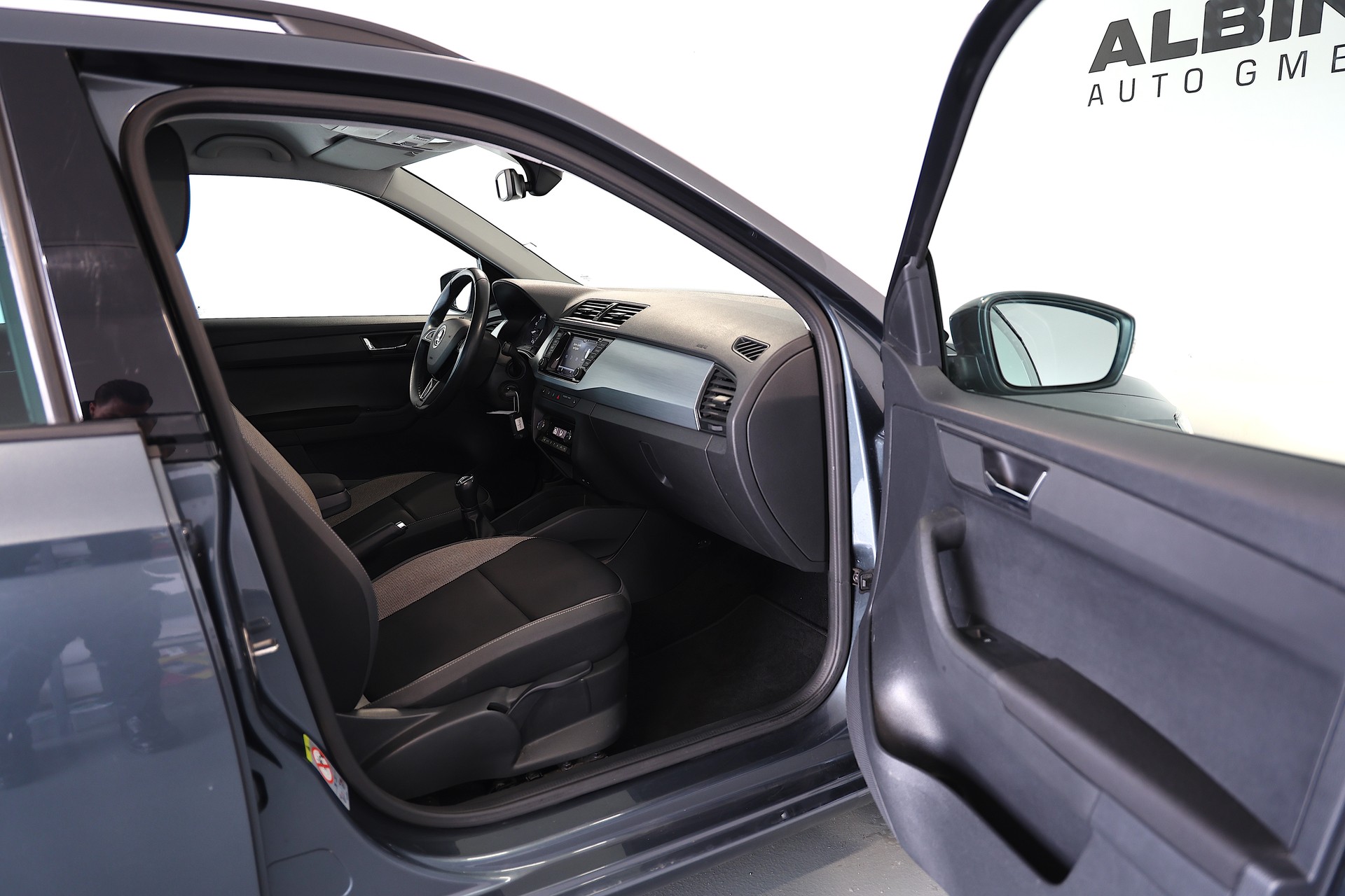 SKODA Fabia 1.0 TSI Ambition-image-11