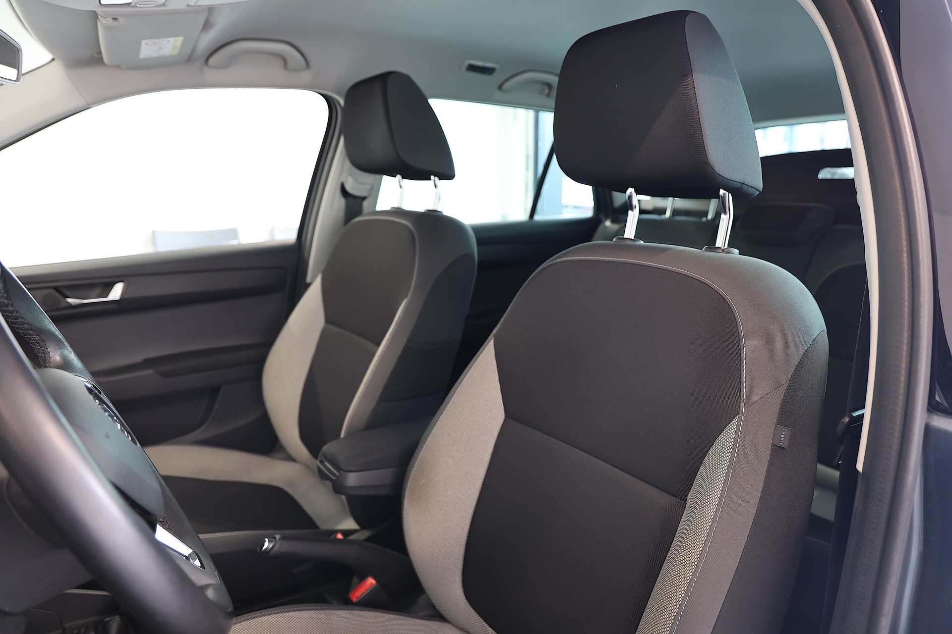SKODA Fabia 1.0 TSI Ambition-image-6