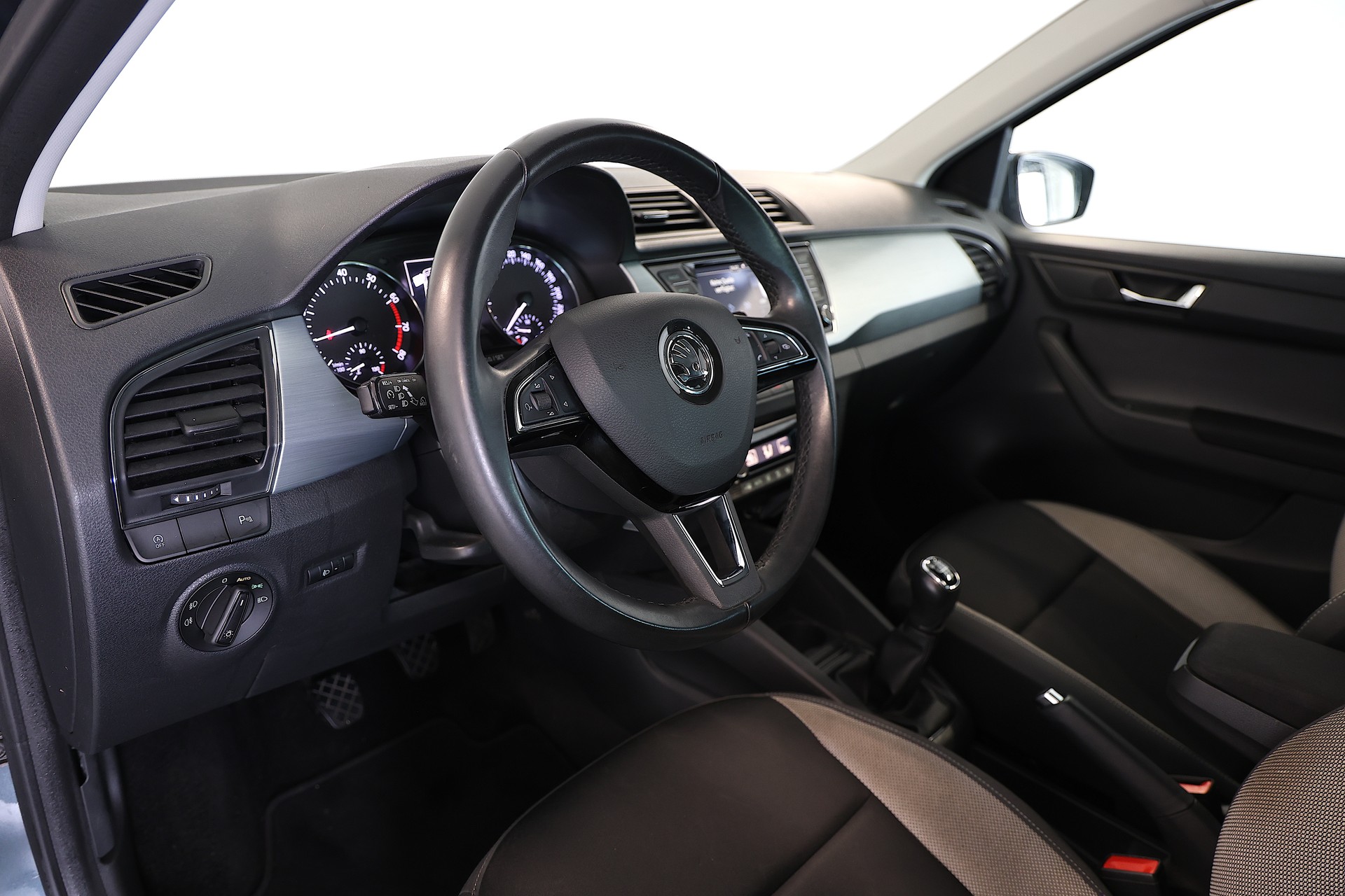 SKODA Fabia 1.0 TSI Ambition-image-7