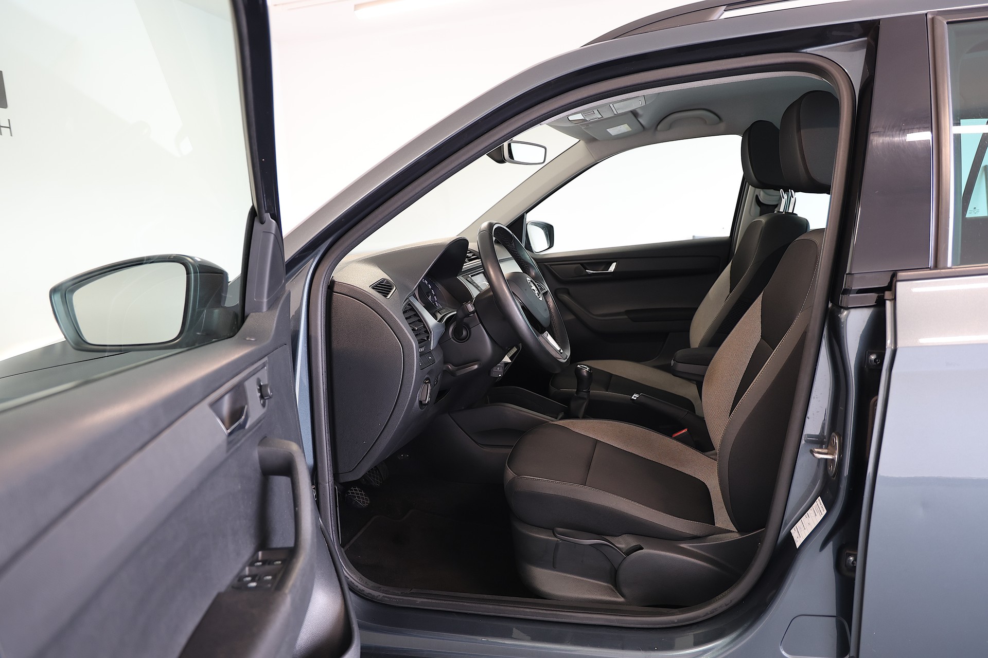 SKODA Fabia 1.0 TSI Ambition-image-5