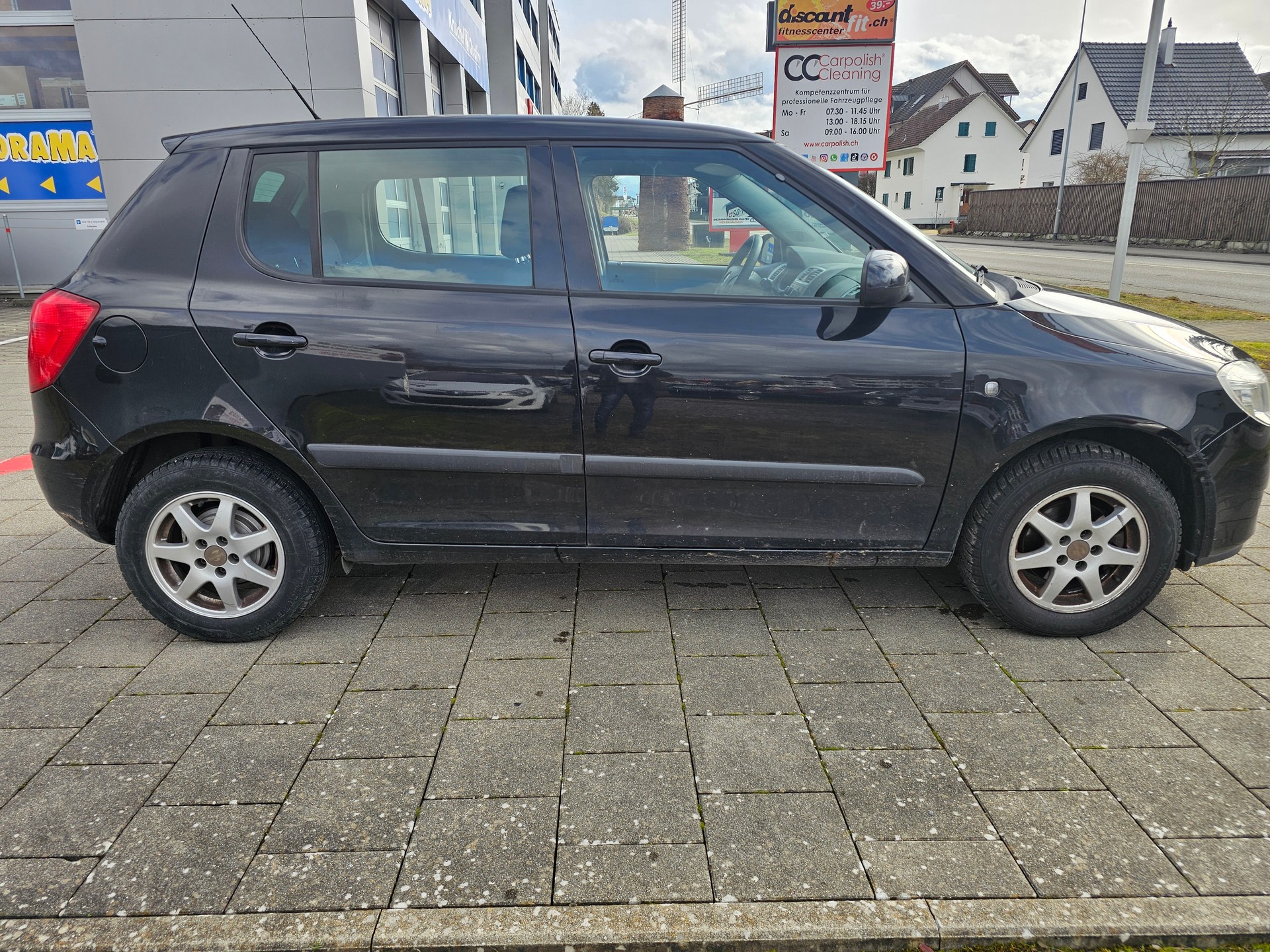 SKODA Fabia 1.2 Entry-image-7