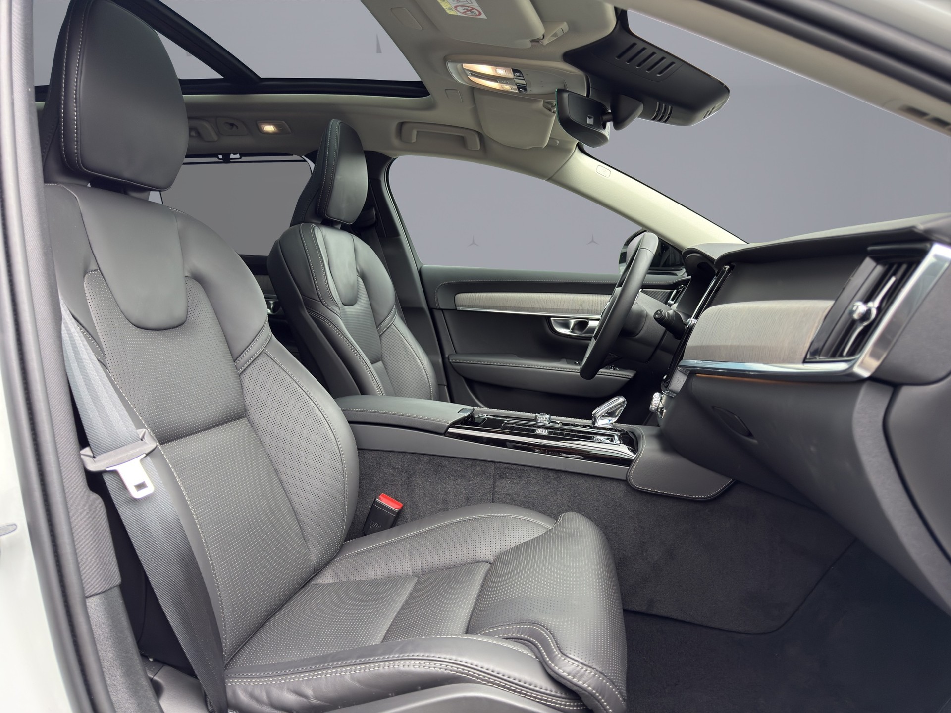VOLVO V90 2.0 T8 TE Ultimate Dark eAWD-image-15