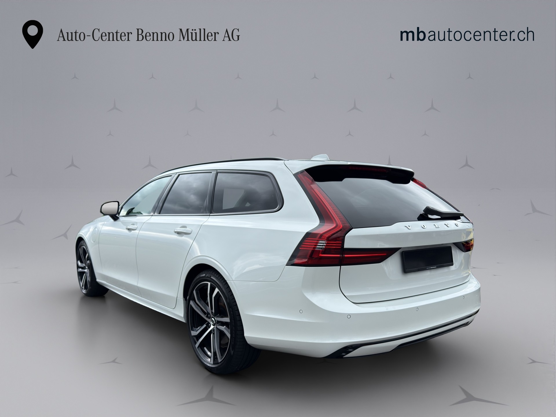 VOLVO V90 2.0 T8 TE Ultimate Dark eAWD-image-2