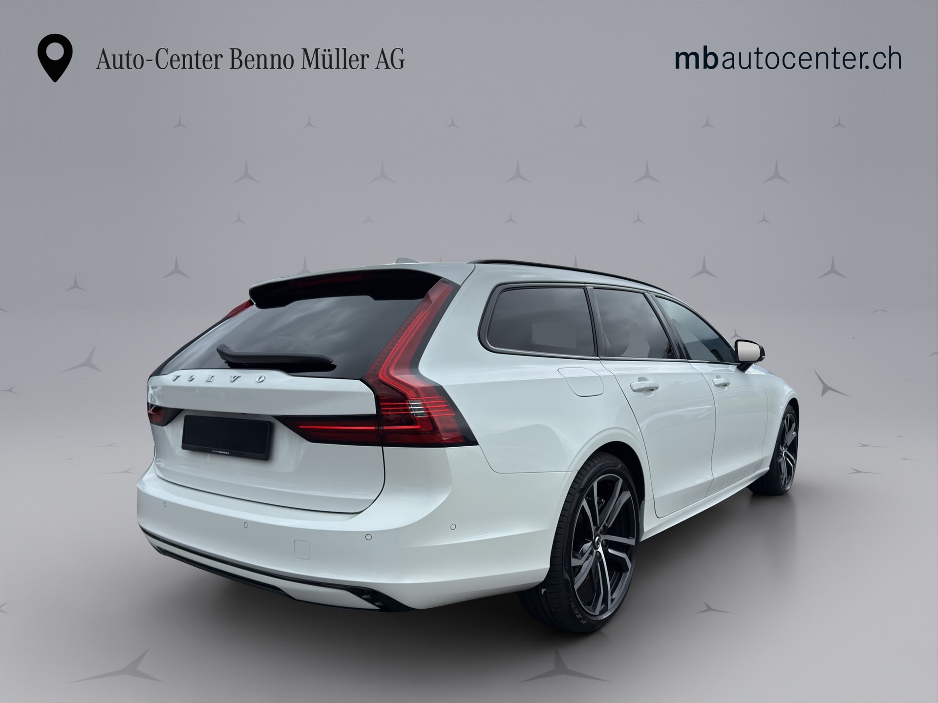 VOLVO V90 2.0 T8 TE Ultimate Dark eAWD-image-4