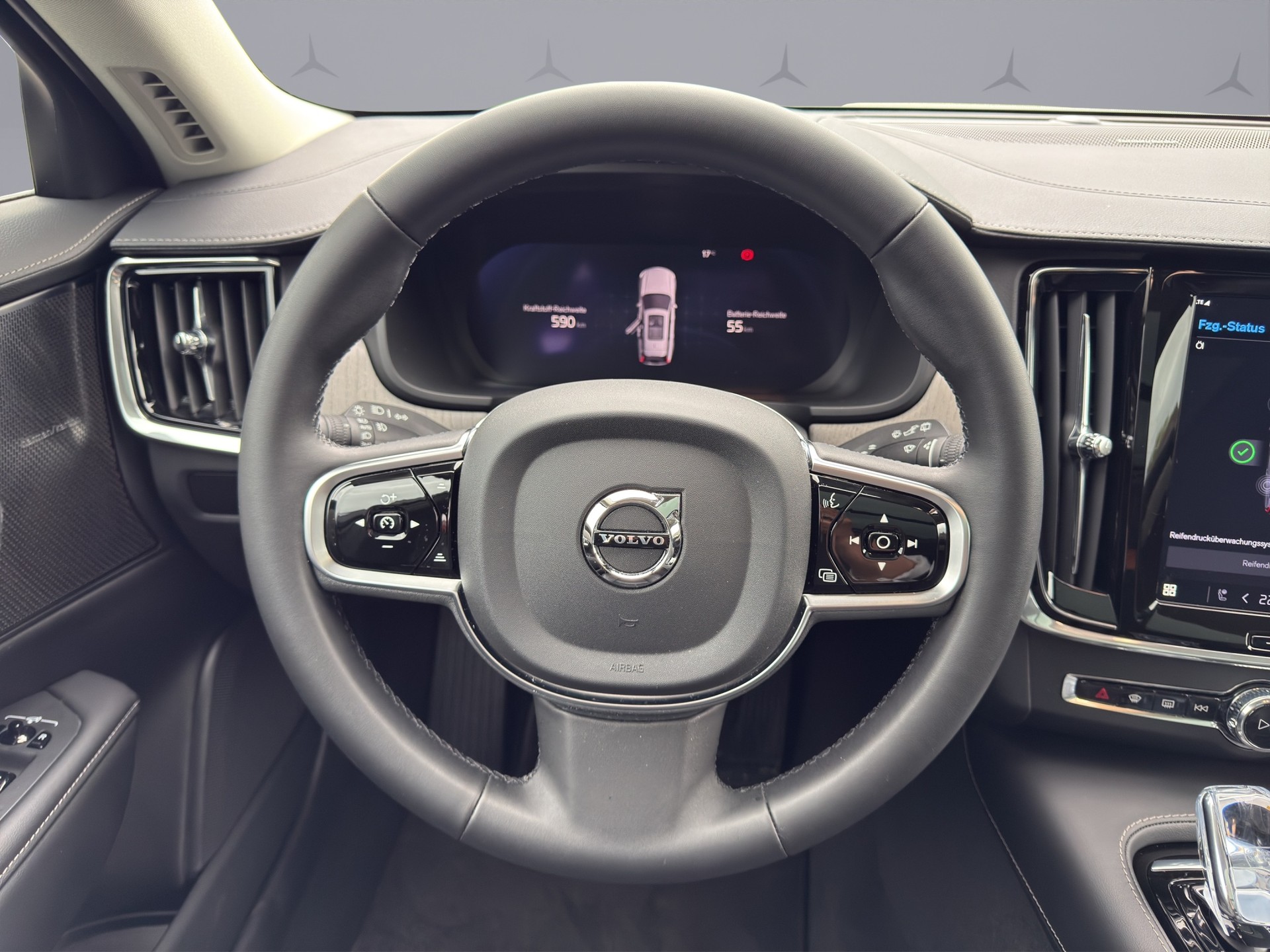VOLVO V90 2.0 T8 TE Ultimate Dark eAWD-image-10