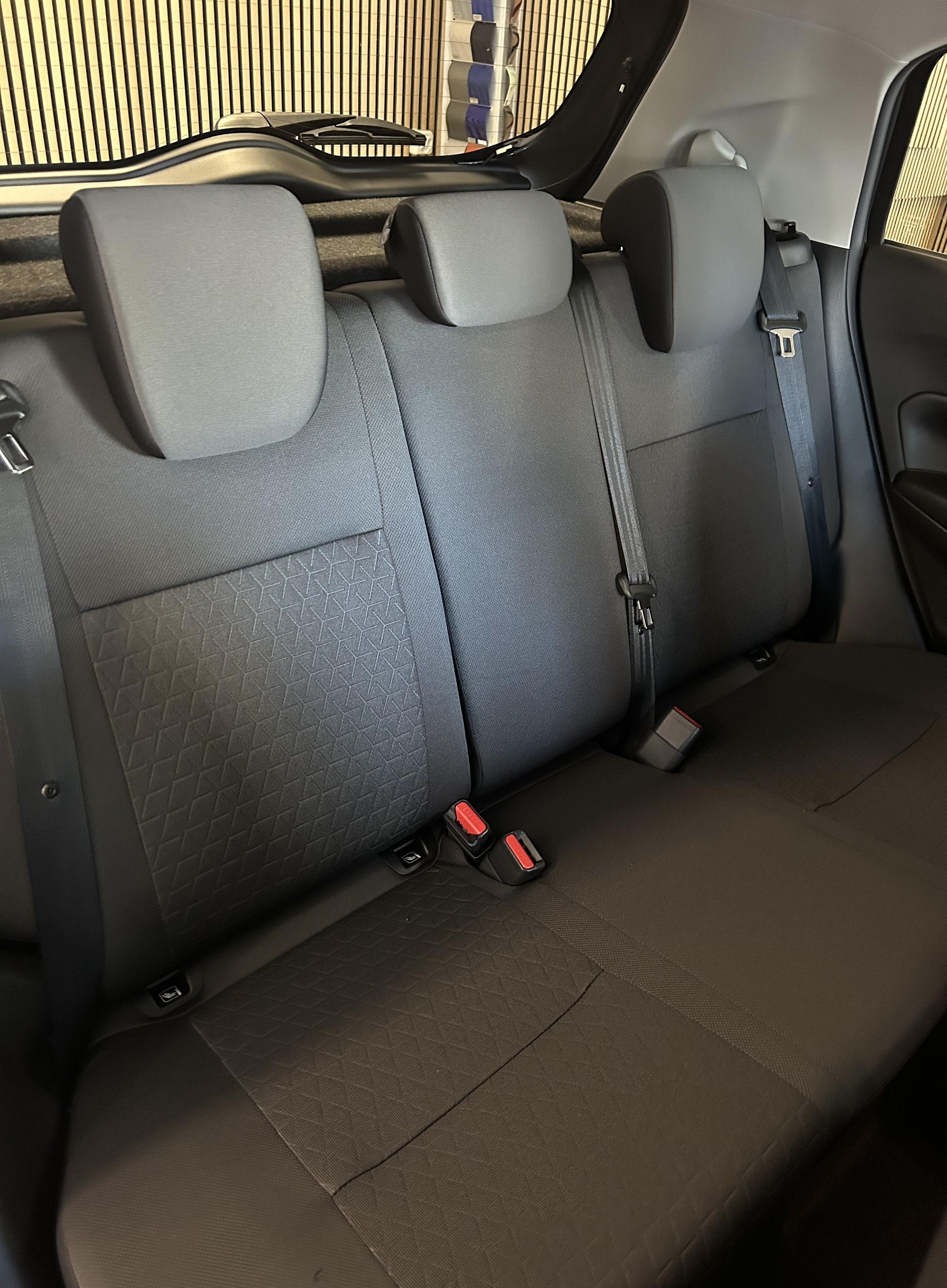 SUZUKI Swift 1.2 Sakura Top Hybrid-image-15