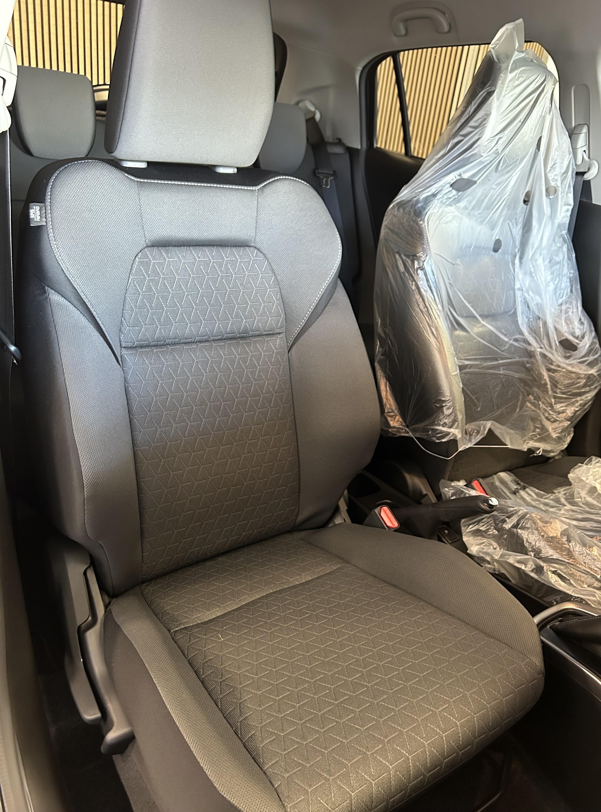 SUZUKI Swift 1.2 Sakura Top Hybrid-image-14