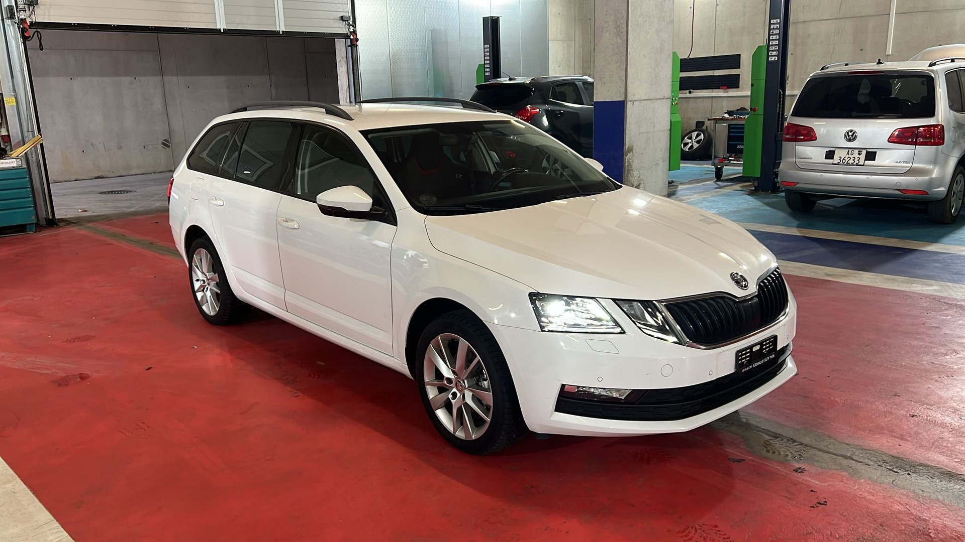 SKODA 1.6 TDI DSG-showroom-element-1