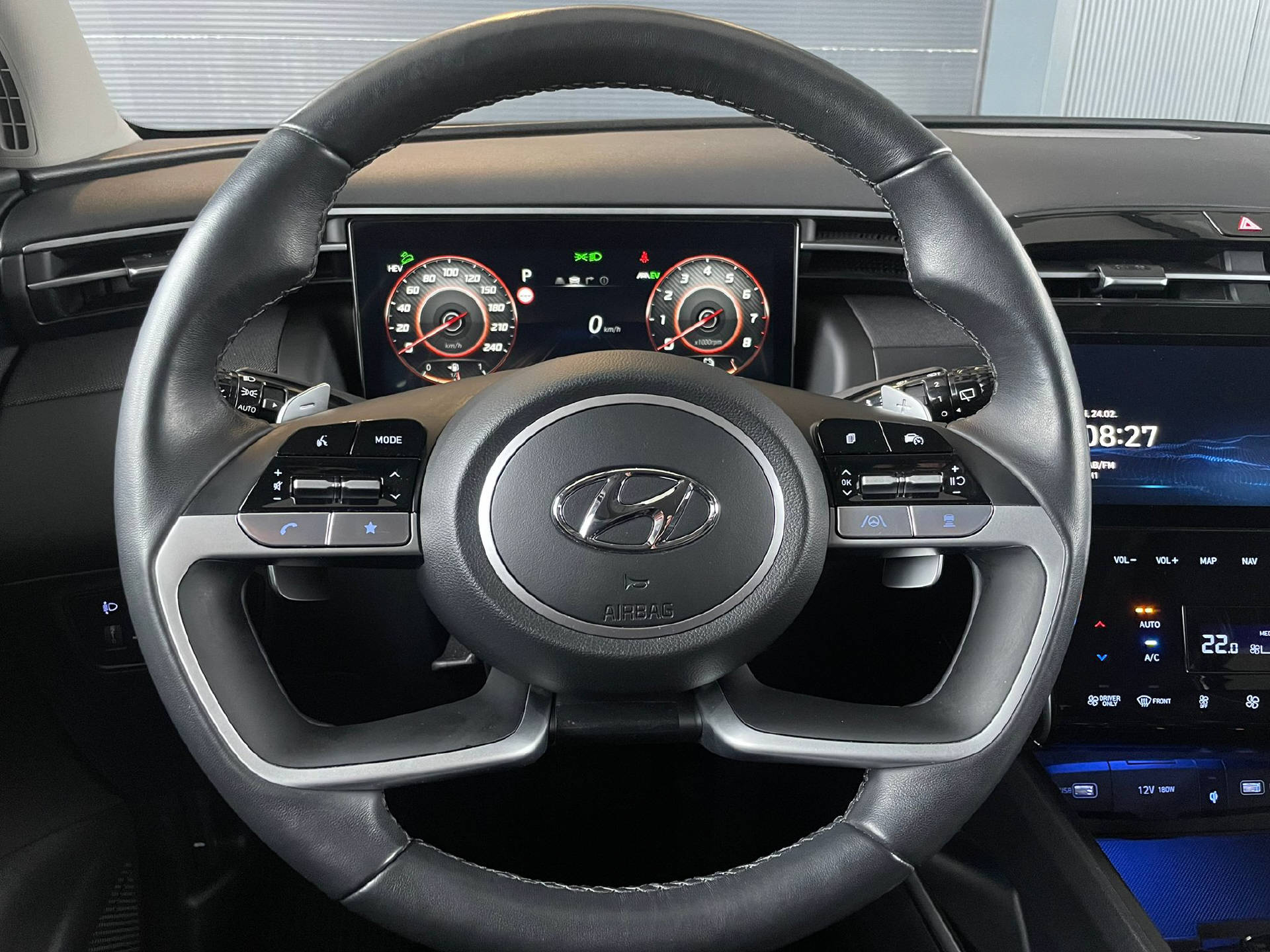 HYUNDAI Tucson 1.6 T-GDi PHEV Amplia 4WD-image-9