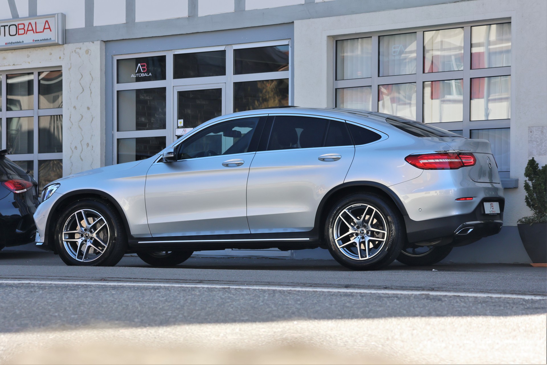 MERCEDES-BENZ GLC Coupé 350 d AMG Line 4Matic 9G-Tronic (CH)-image-3