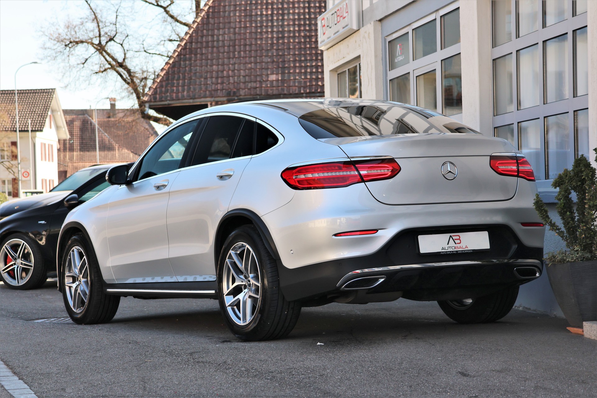 MERCEDES-BENZ GLC Coupé 350 d AMG Line 4Matic 9G-Tronic (CH)-image-2