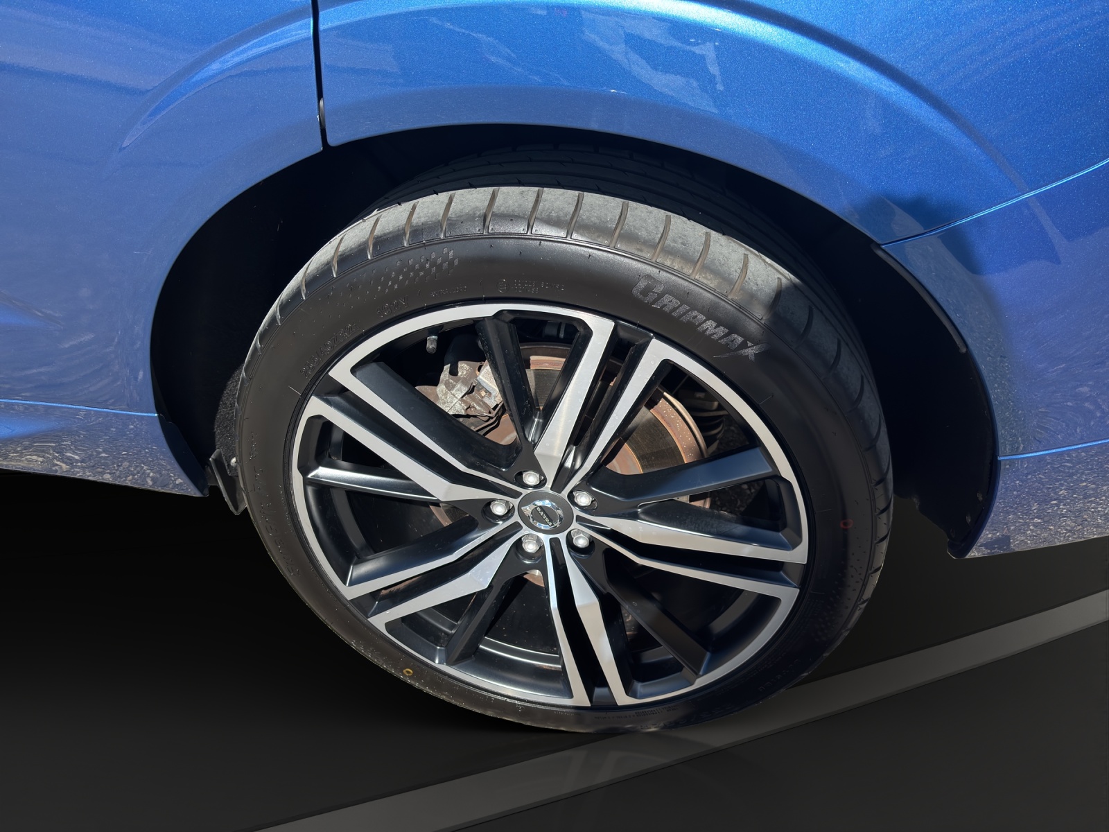 VOLVO XC60 2.0 B5 MH R-Design AWD-image-4