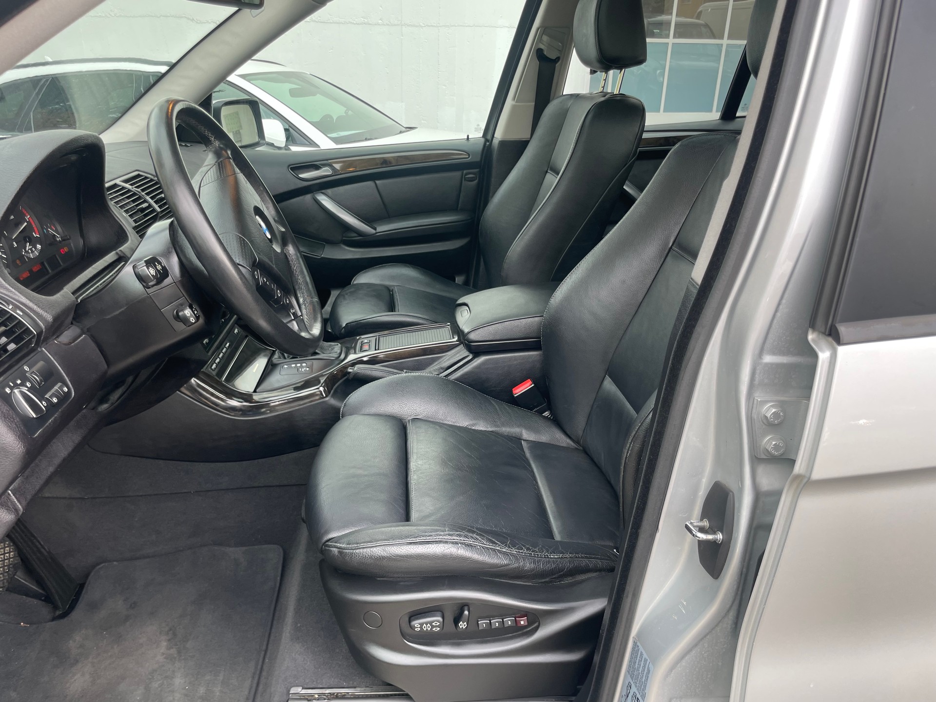 BMW X5 3.0d-image-4