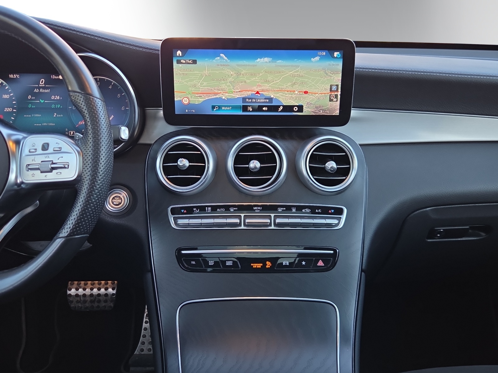 MERCEDES-BENZ GLC 300 de AMG Line Plus 4Matic 9G-Tronic-image-12