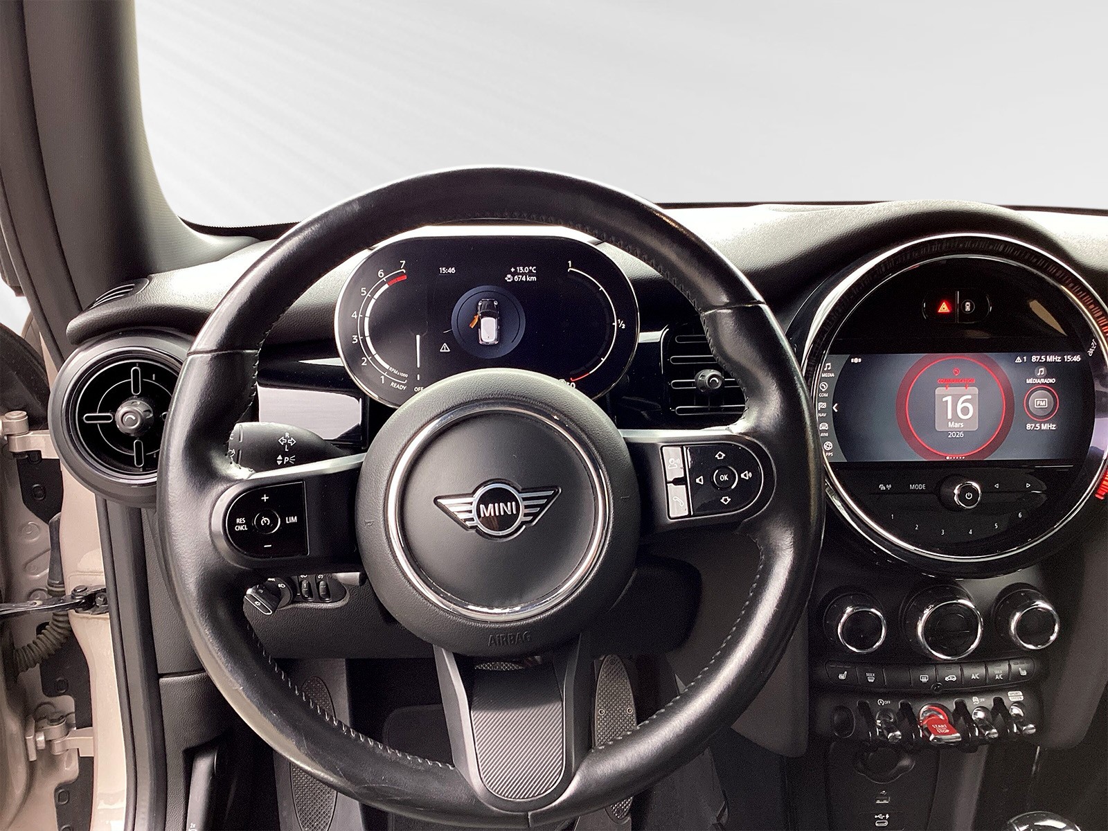 MINI Cooper Steptronic DKG-image-4