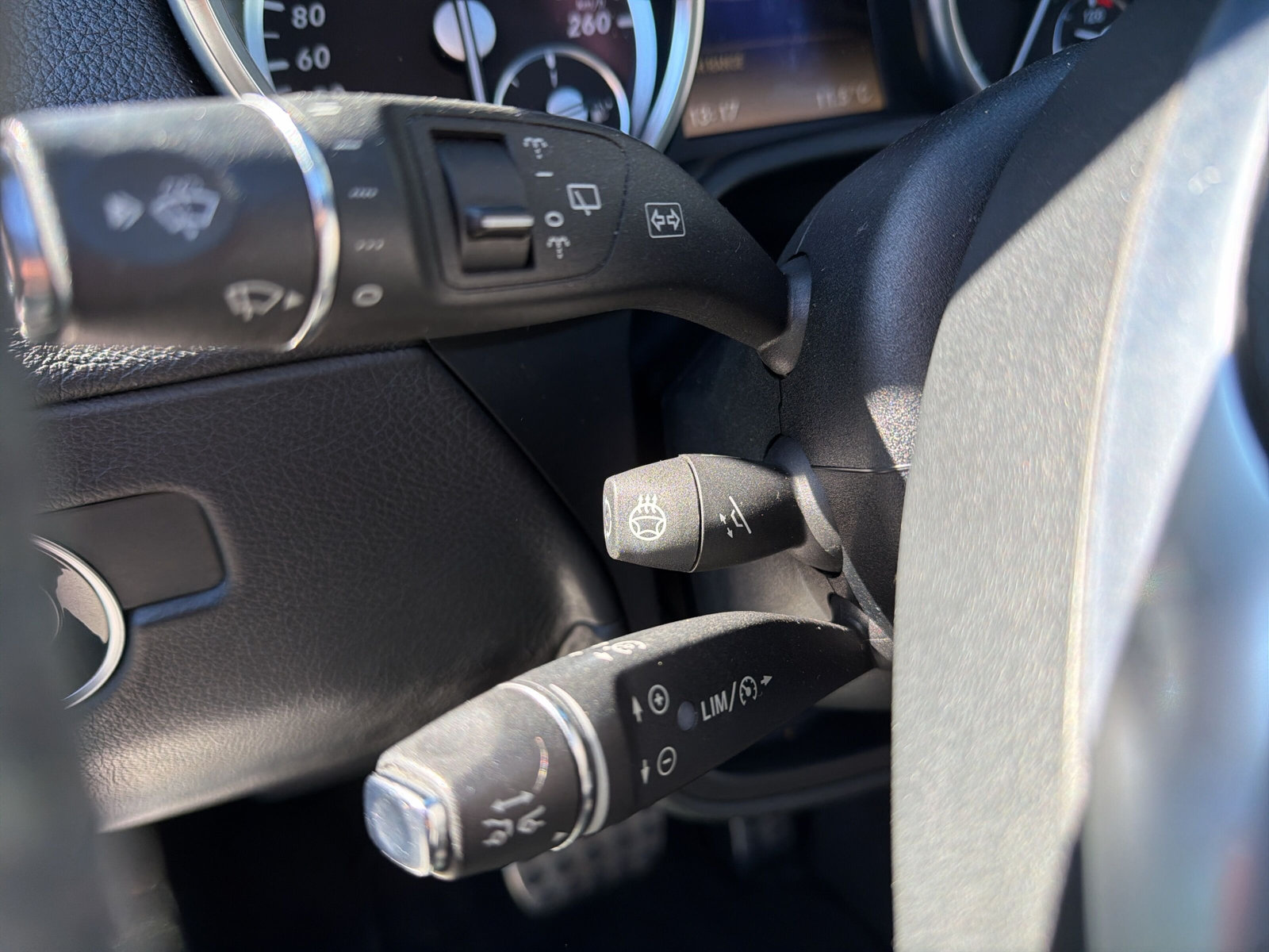 MERCEDES-BENZ G 350 BlueTEC-image-26