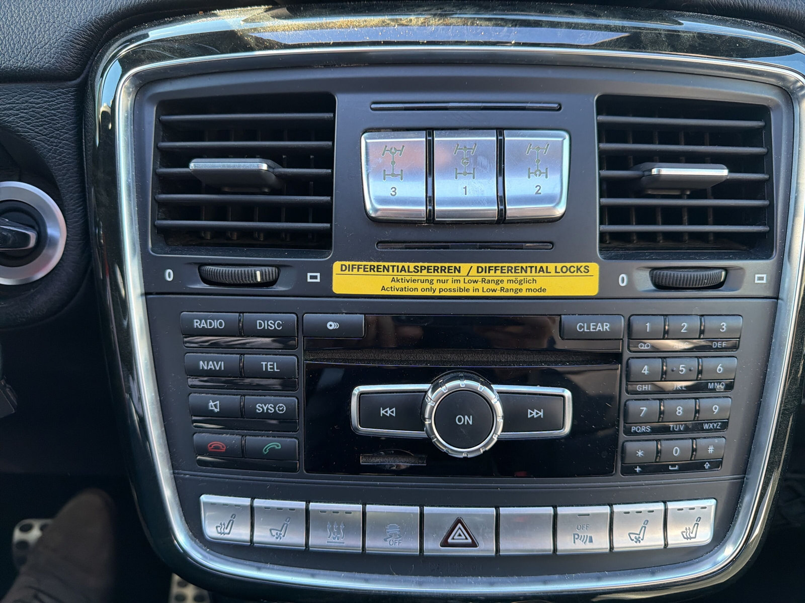 MERCEDES-BENZ G 350 BlueTEC-image-28