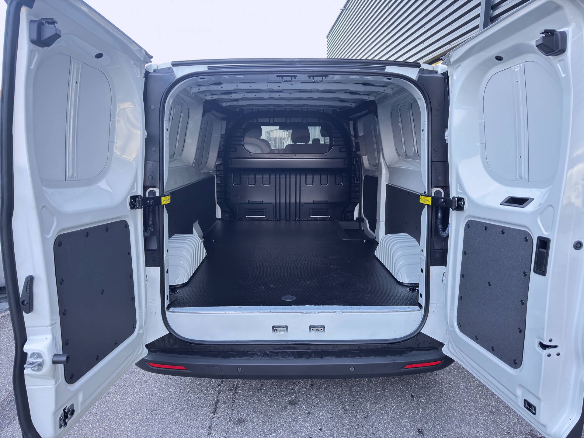 MAXUS eDeliver 7 Kaw. L2 E-Motor 77kWh-image-6