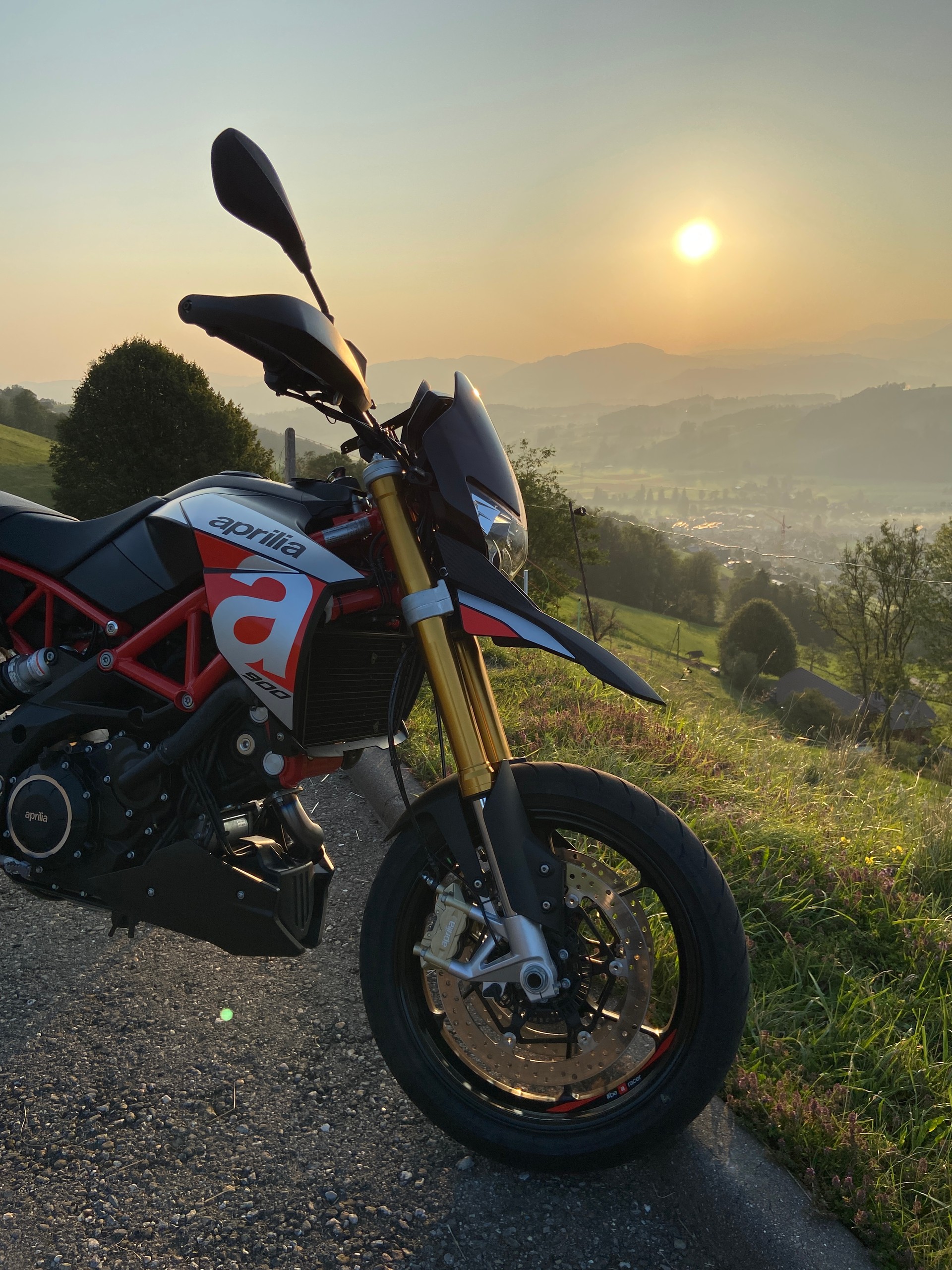 APRILIA Dorsoduro SMV 900-image-2