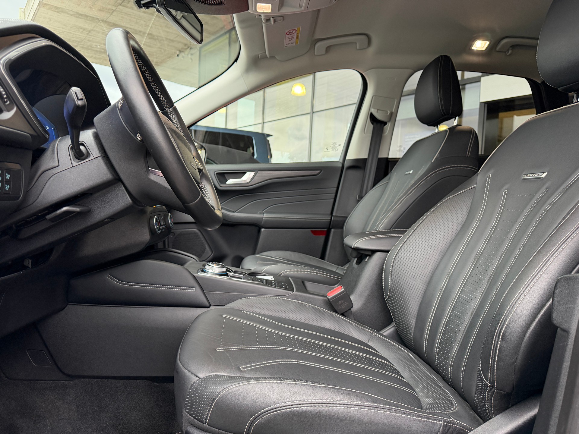 FORD Kuga 2.5 PHEV Vignale 2WD-image-6