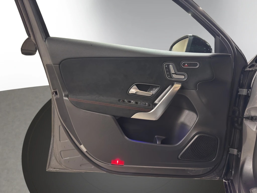 Image MERCEDES-BENZ A-200 A 200 Night Star 7G-DCT