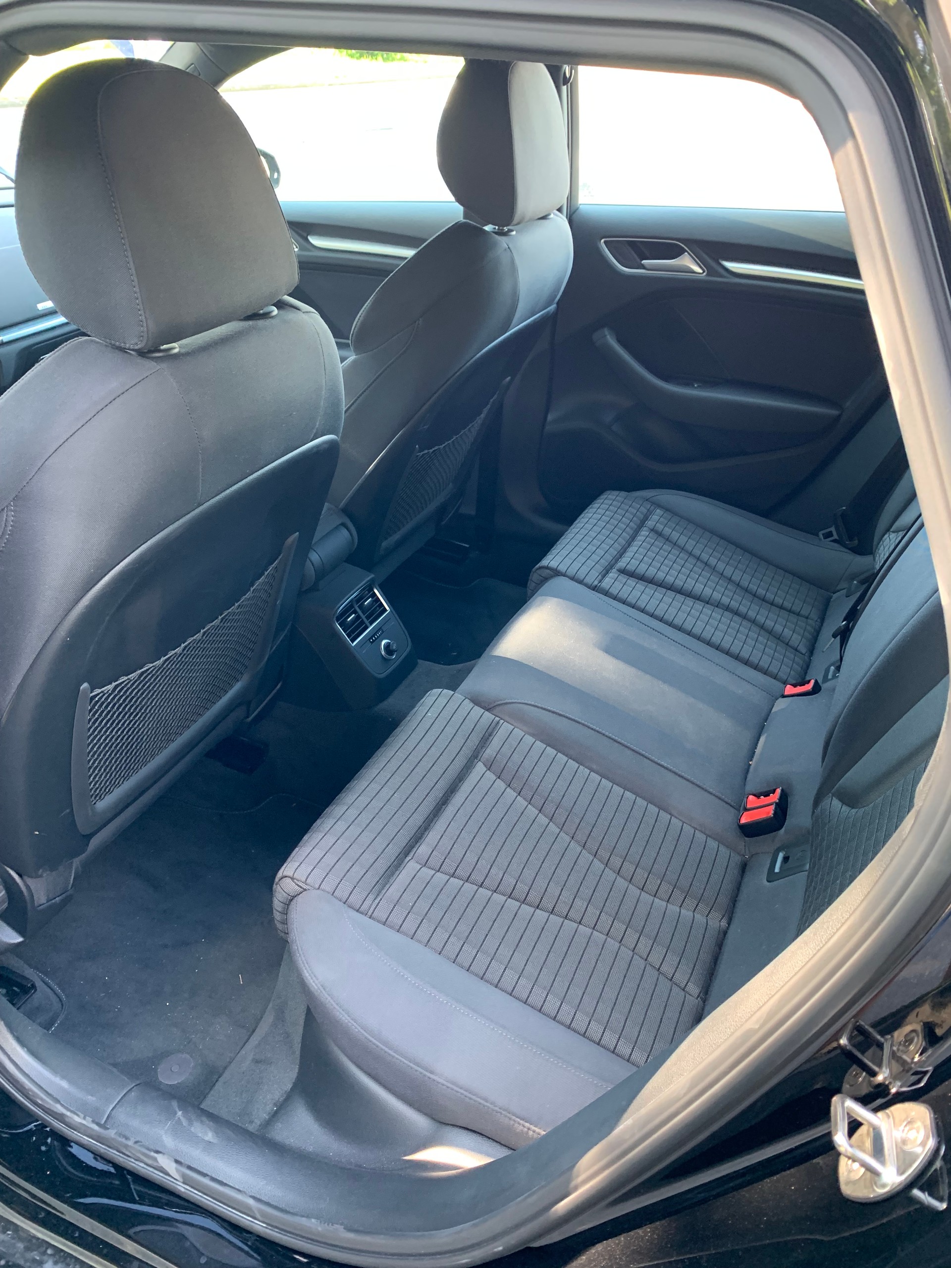 AUDI A3 Sportback 35 TFSI-image-4