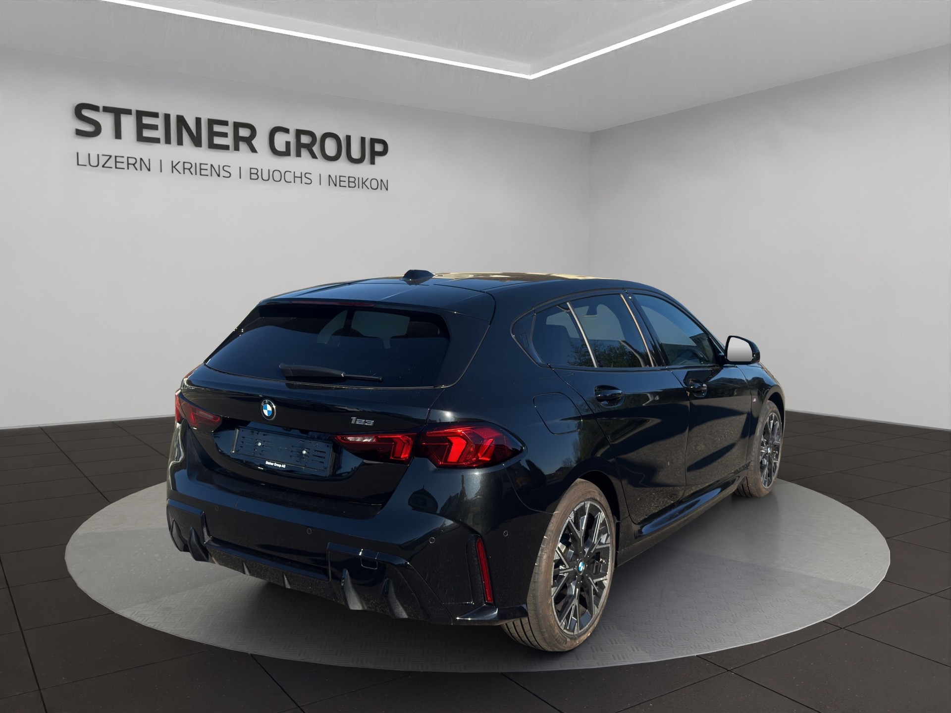 BMW 123 xDrive M Sport Steptronic-image-4