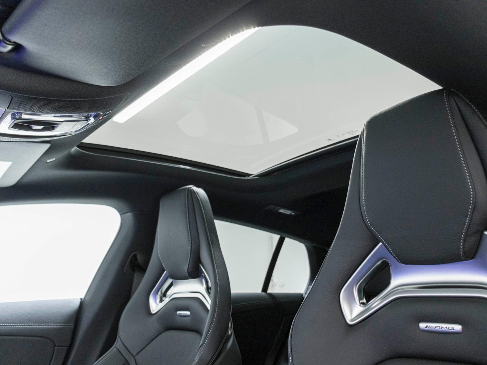 MERCEDES-BENZ CLA 35 AMG 4MATIC Shooting Brake-image-9