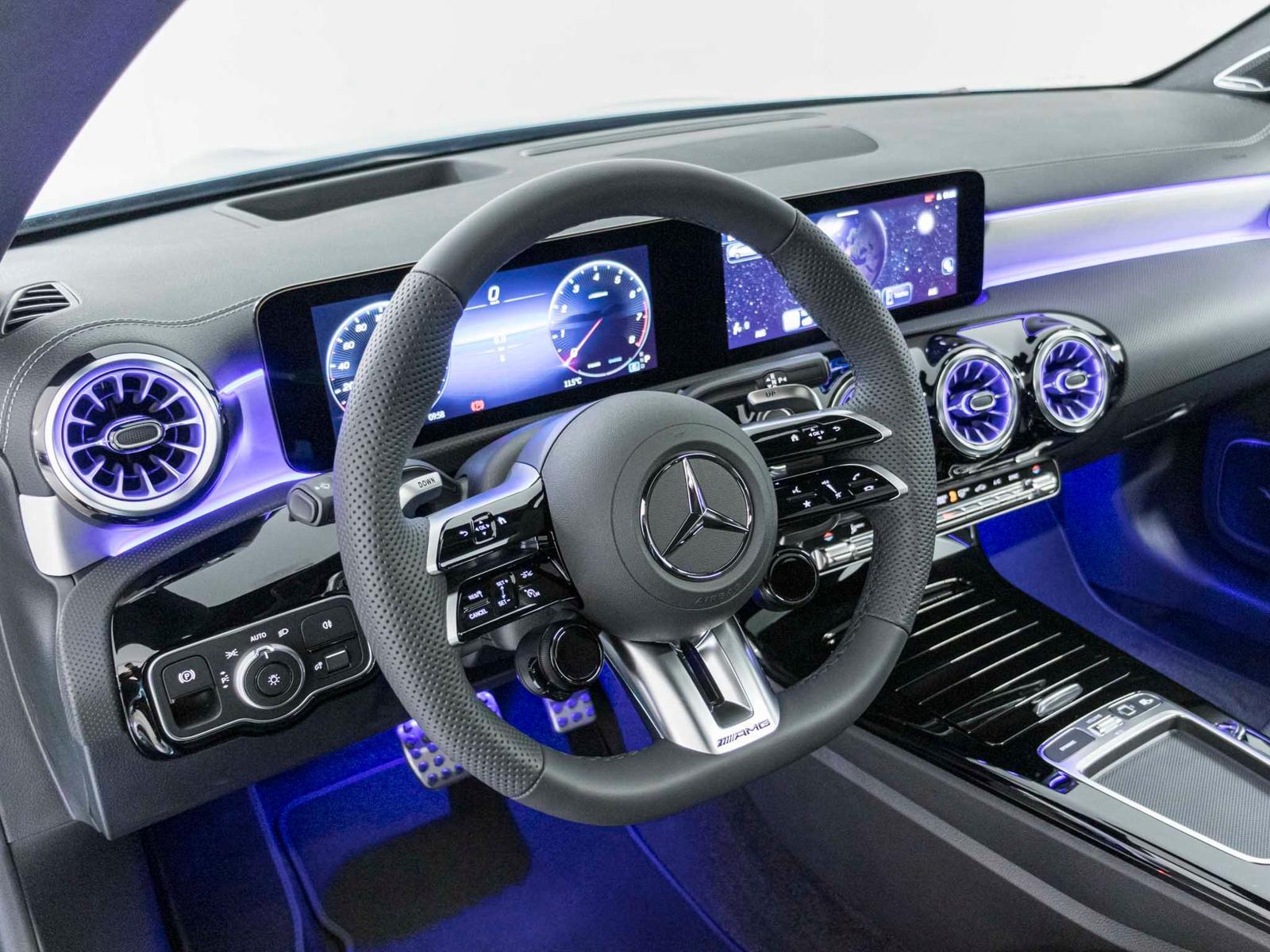 MERCEDES-BENZ CLA 35 AMG 4MATIC Shooting Brake-image-10