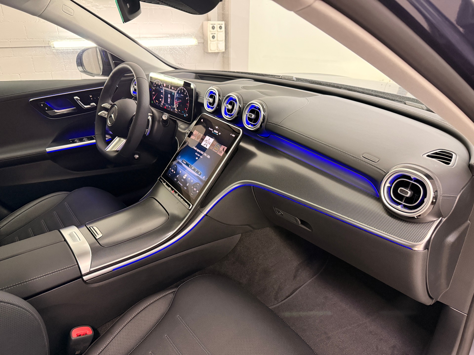 MERCEDES-BENZ C 300 4MATIC Limousine-image-10