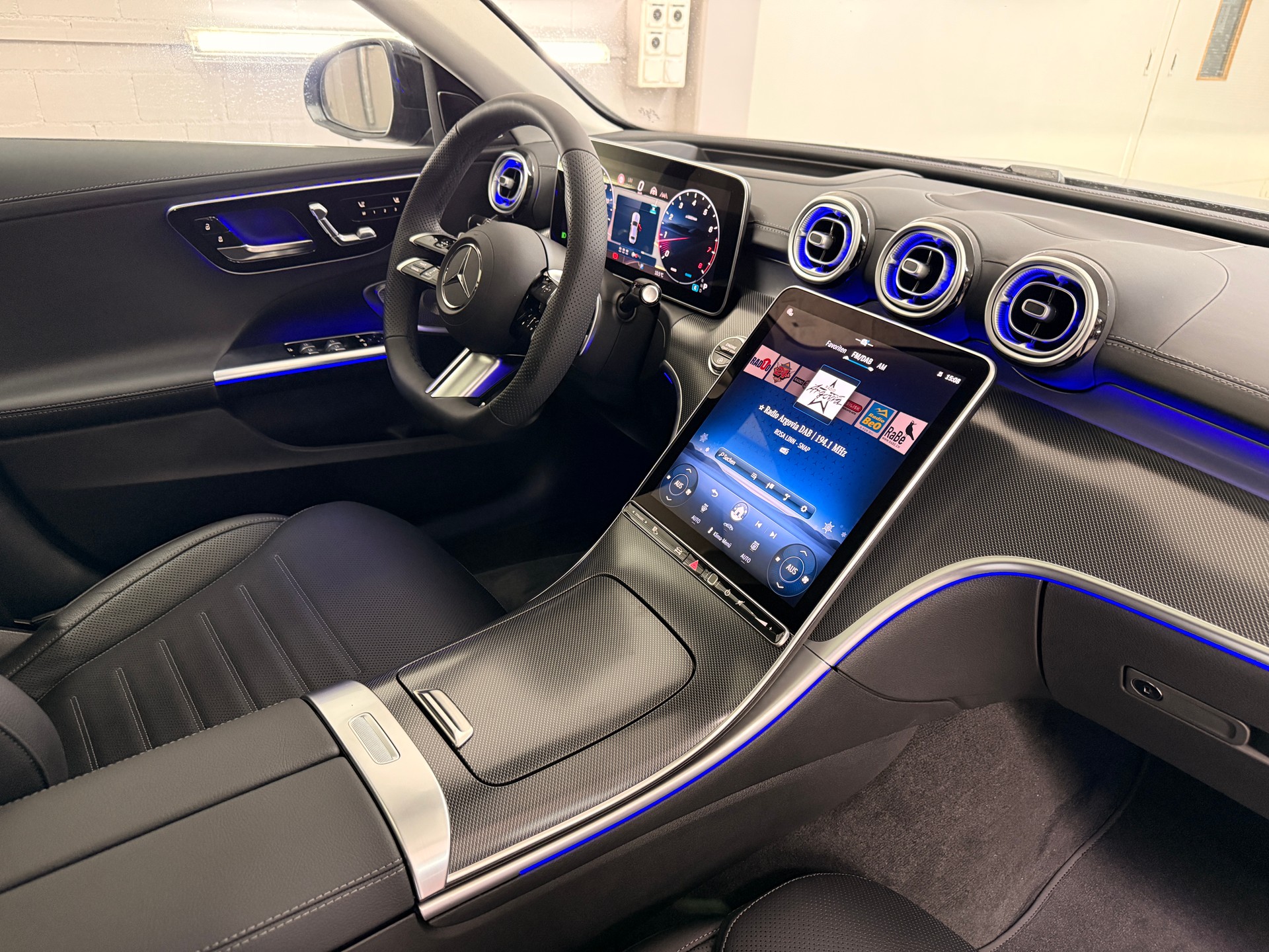 MERCEDES-BENZ C 300 4MATIC Limousine-image-11