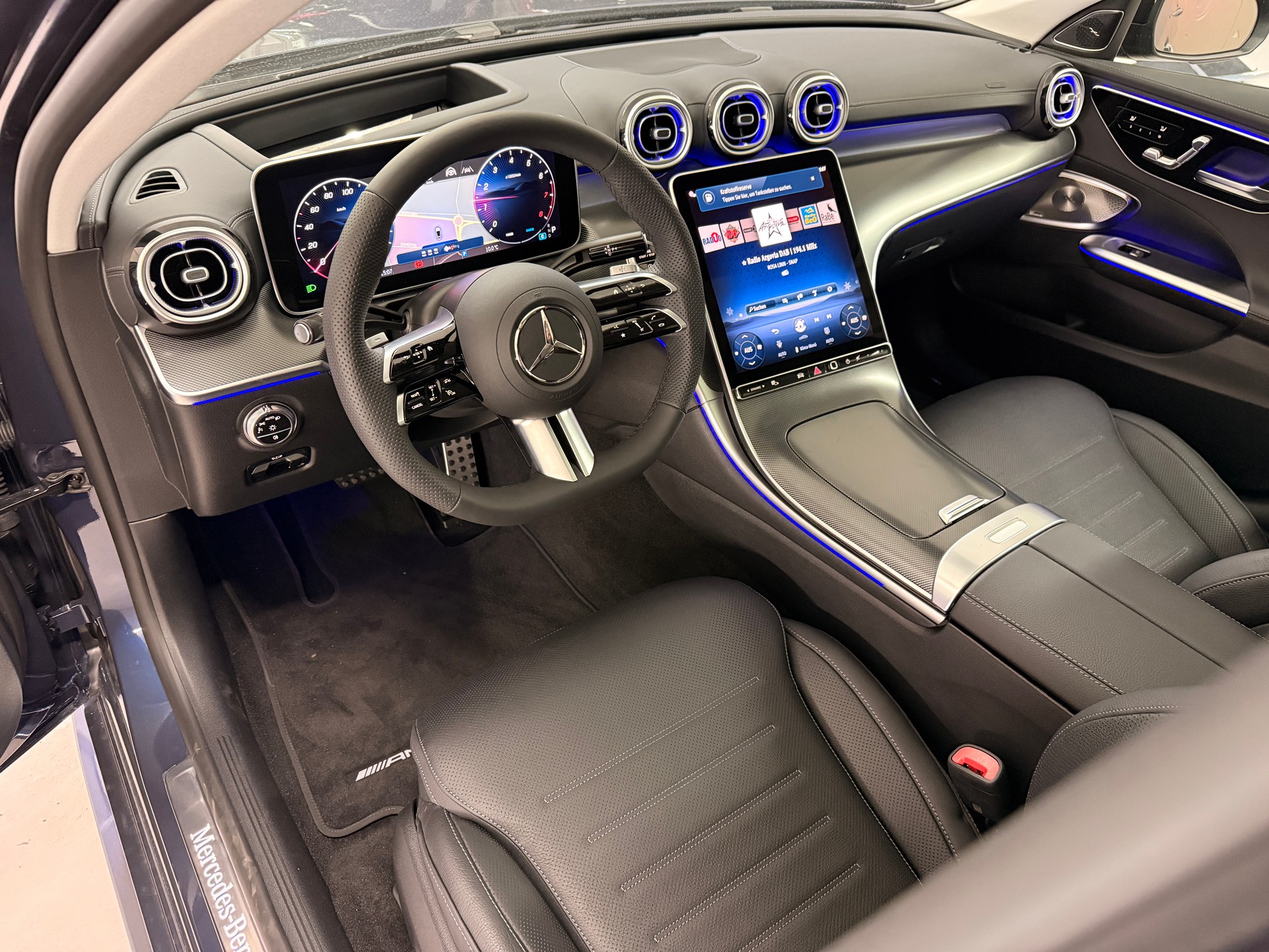 MERCEDES-BENZ C 300 4MATIC Limousine-image-6