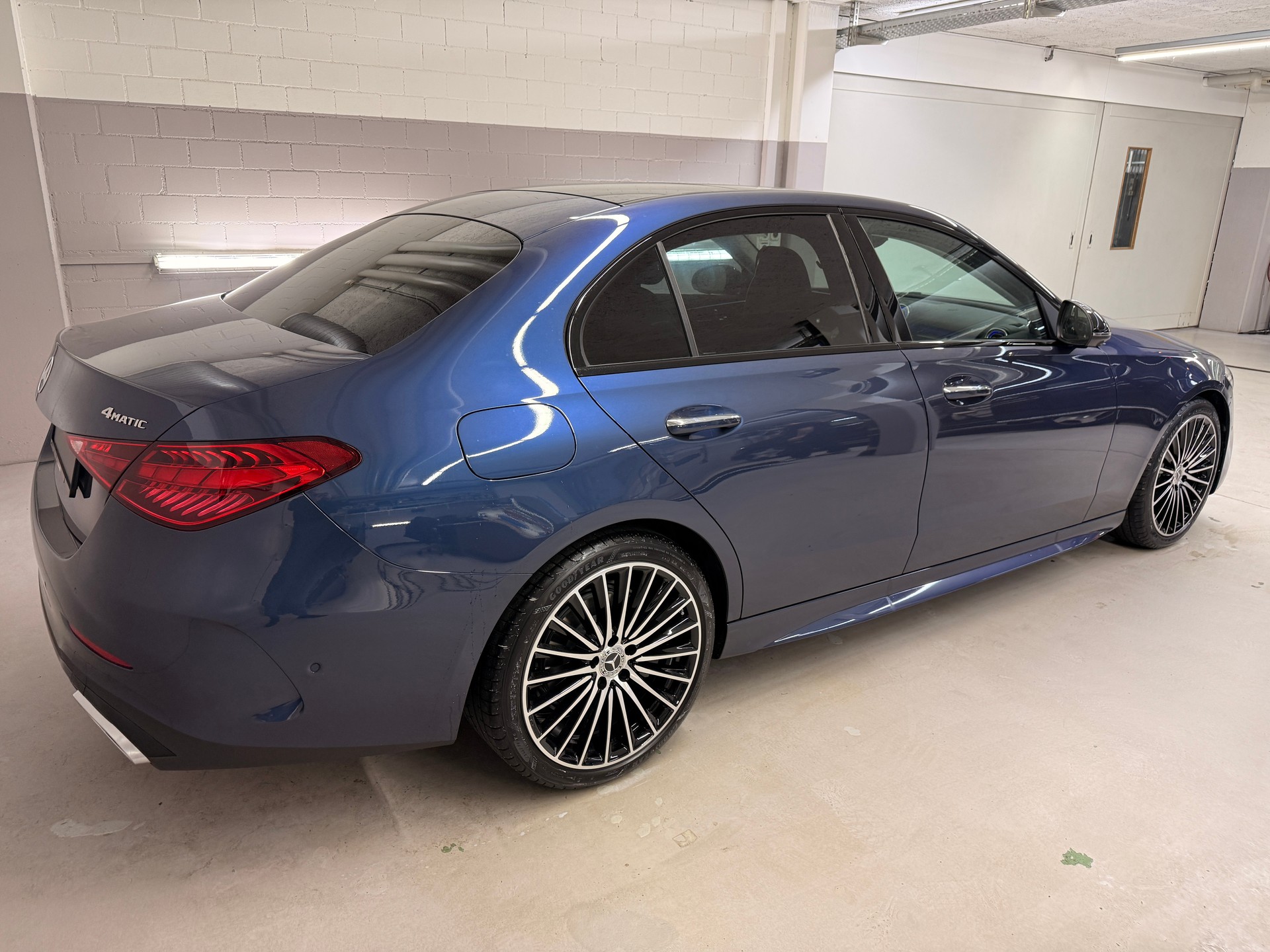 MERCEDES-BENZ C 300 4MATIC Limousine-image-3