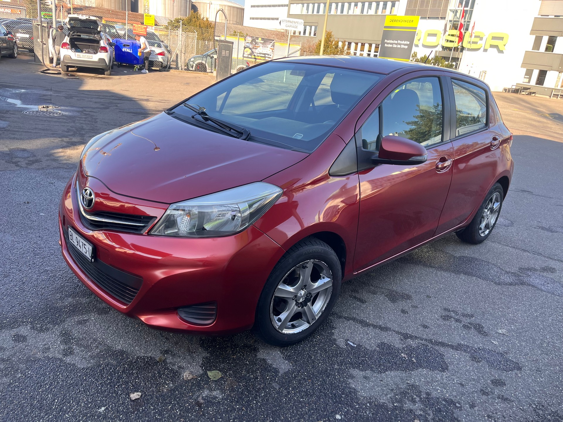 TOYOTA YARIS-image-2