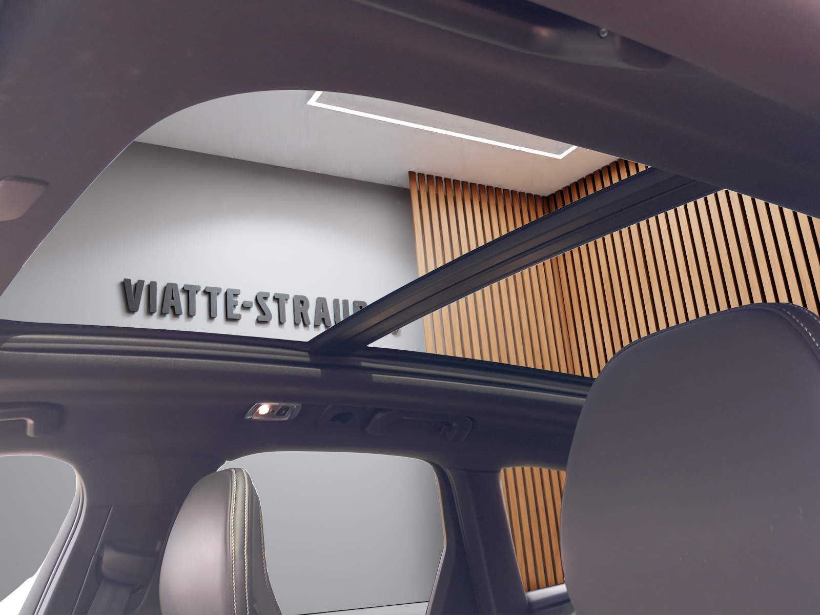 VOLVO XC60 2.0 T6 TE R-Design eAWD-image-21