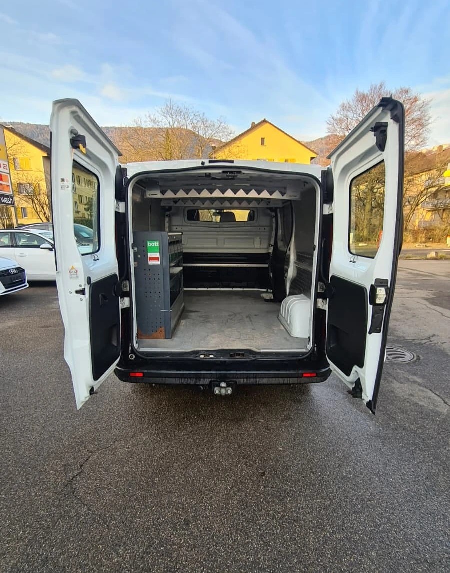 NISSAN NV300 dCi 125 2.9 L2H1 Comfort ** L2 H1 **3-Plätzer ** RF-Kamera ** Anh-Kupplung ** Werkstatt-Einrichtung ** Frisch Ab MFK-image-6