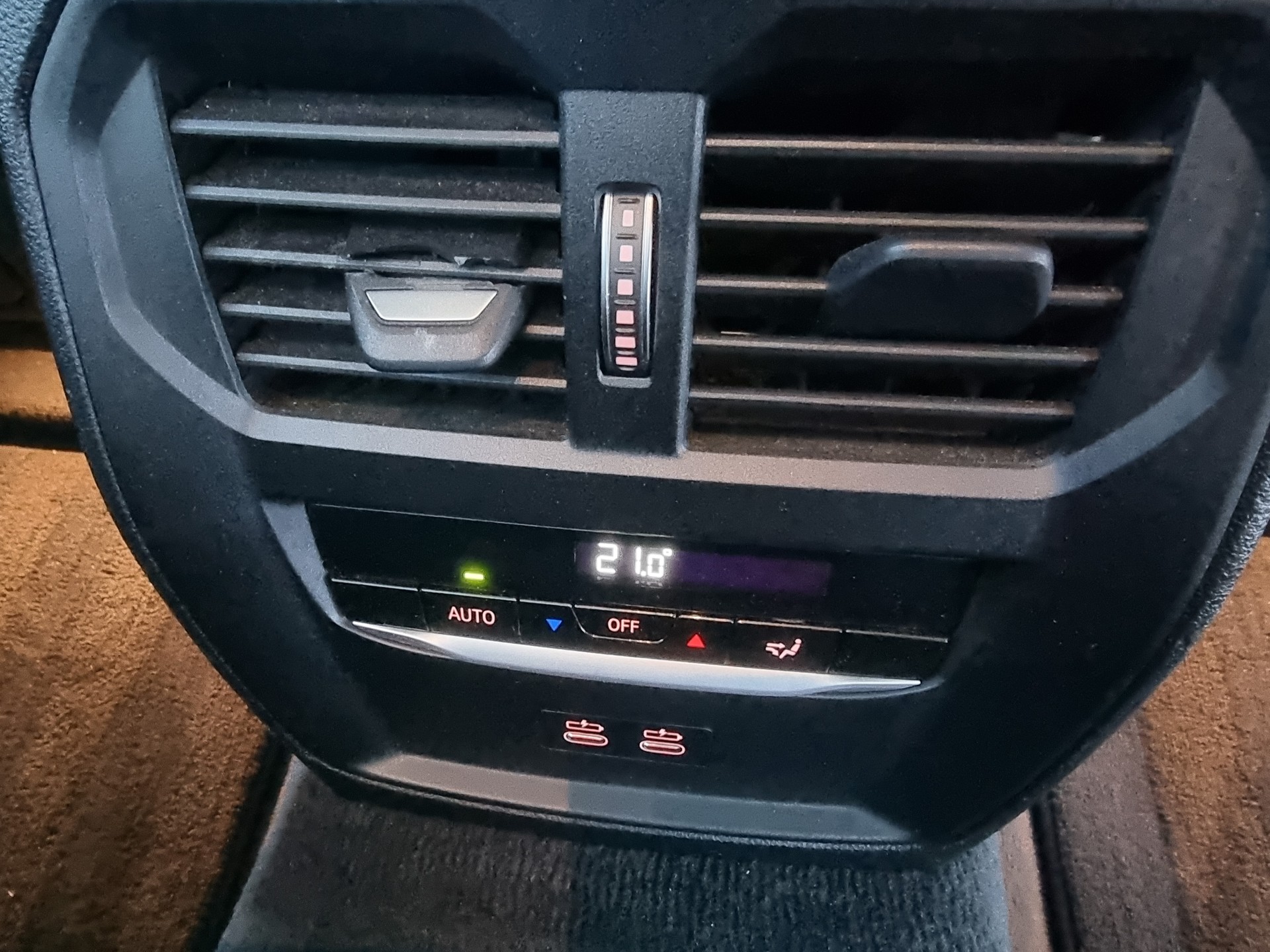 BMW 320d xDrive 48V Touring Steptronic-image-10